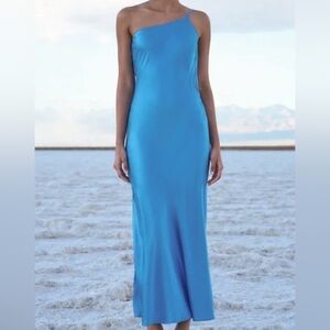 Maison Essentiele One-shoulder silk-satin maxi dress in light blue. Size M. New.